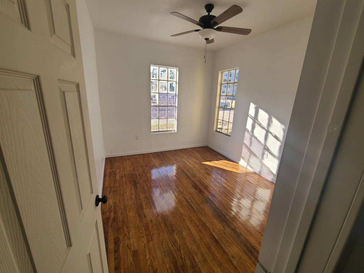 Dallas, TX 75208,439 W Pembroke AVE