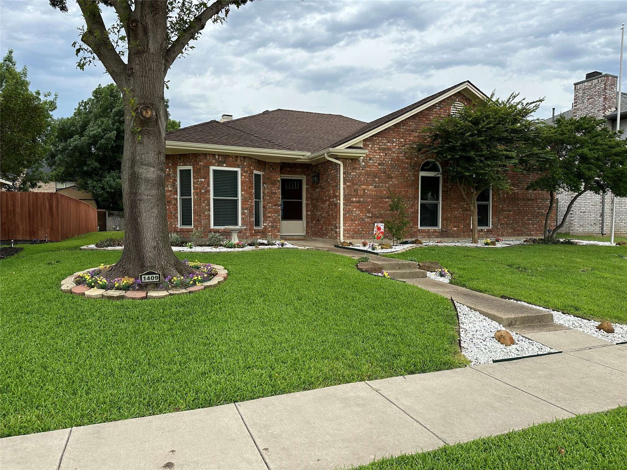 1409 Creek Valley RD, Mesquite, TX 75181