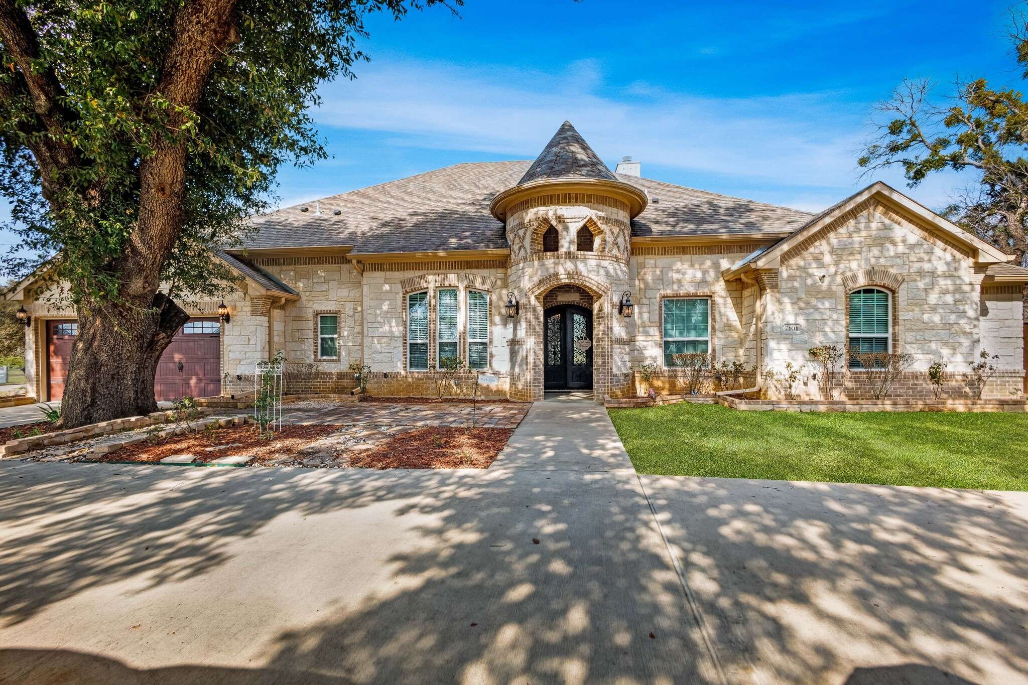 7101 Bridges AVE, Richland Hills, TX 76118