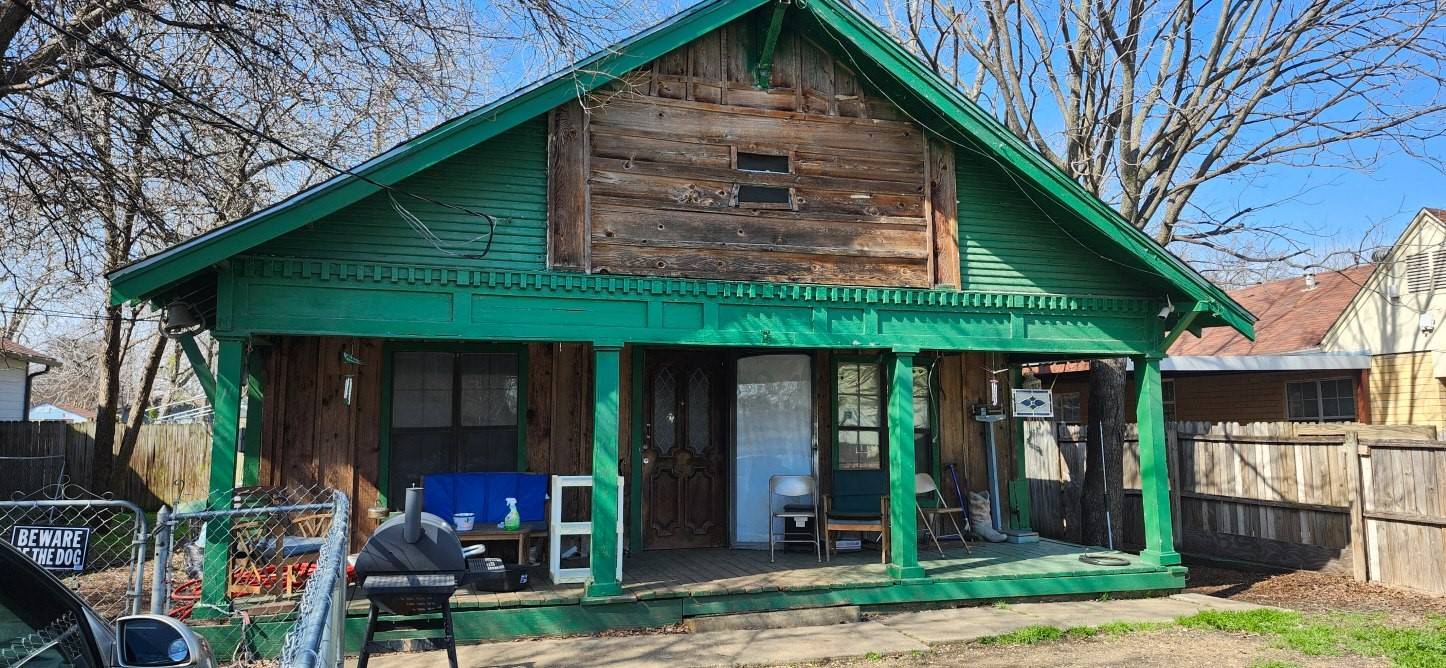 811 N Bond AVE, Dallas, TX 75211