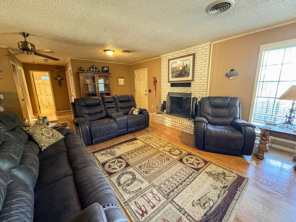 Comanche, TX 76442,304 N Hall ST