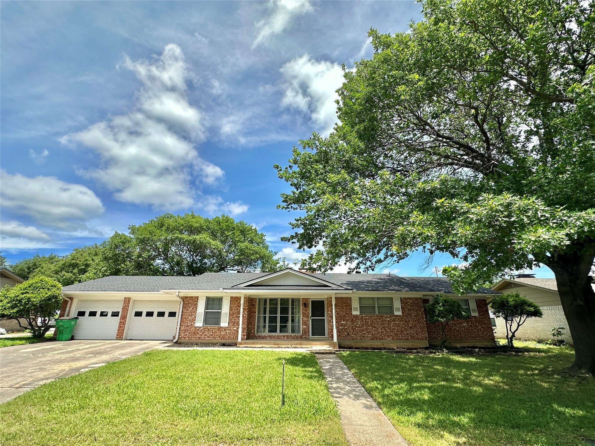 1902 College ST, Gainesville, TX 76240