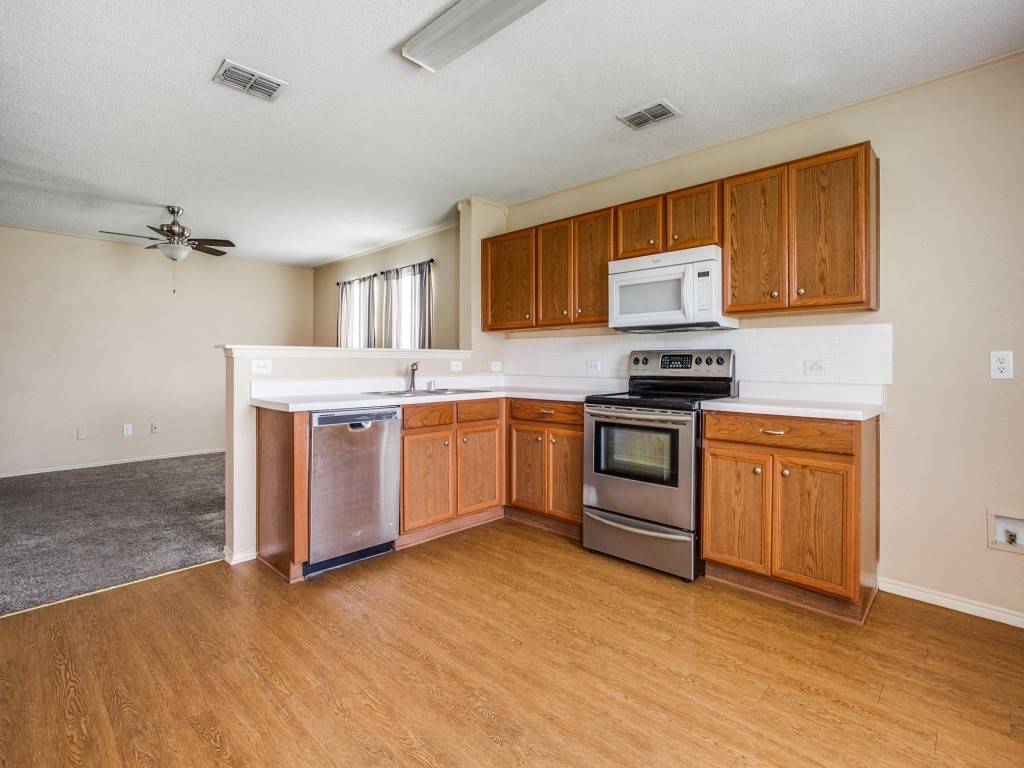 Terrell, TX 75160,111 Live Oak LN