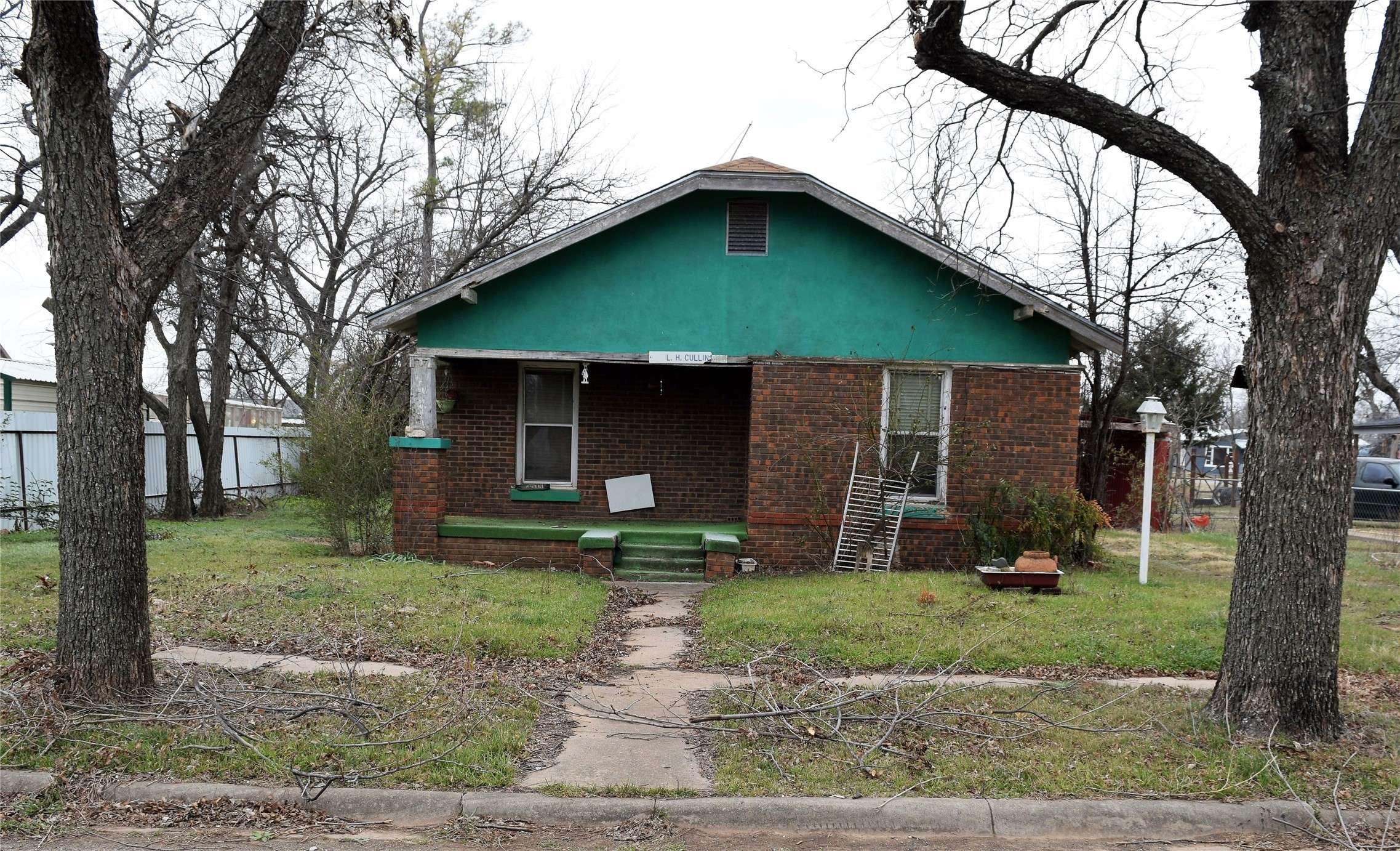 415 W 12th ST, Coleman, TX 76834