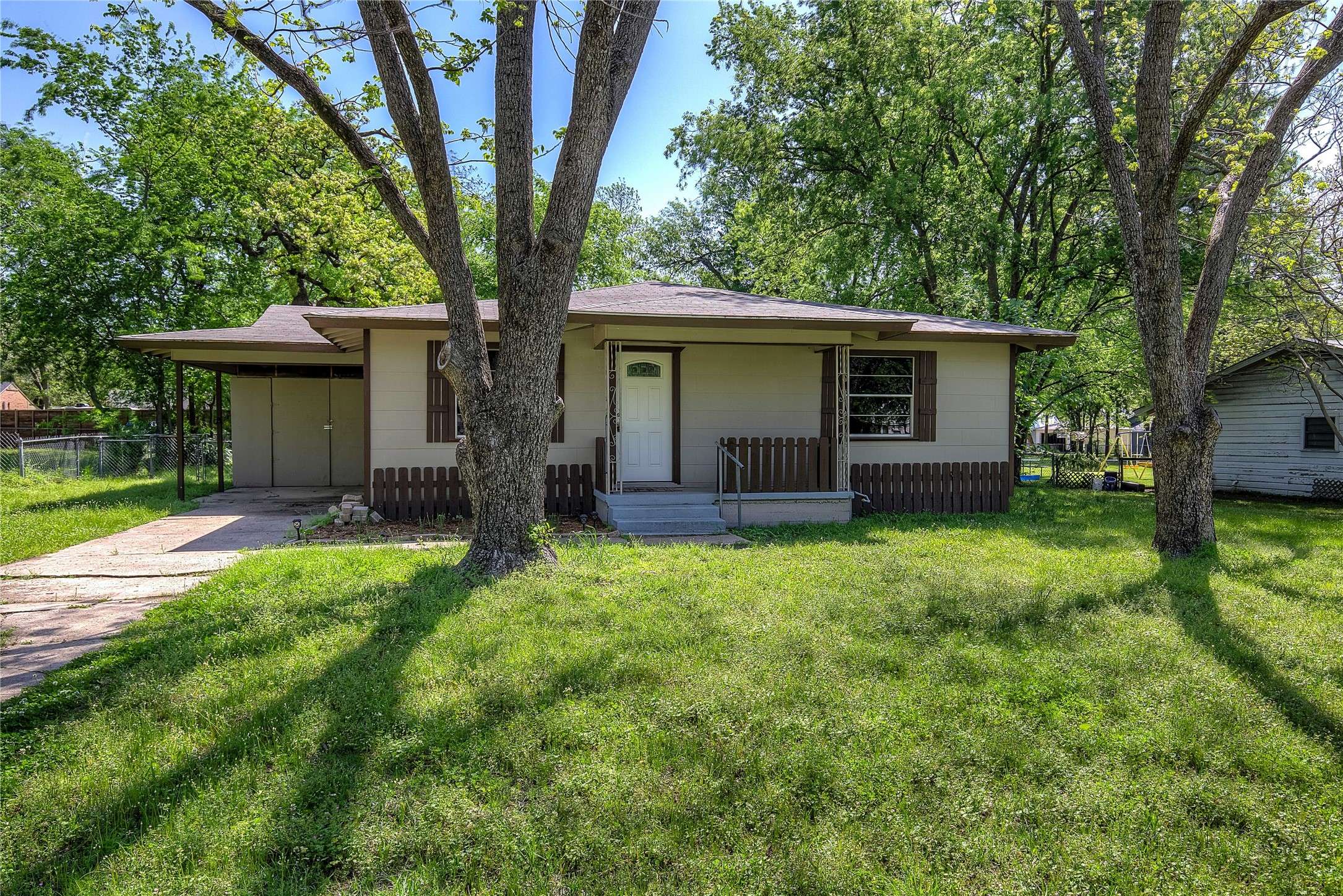 834 Cranford ST, Sulphur Springs, TX 75482