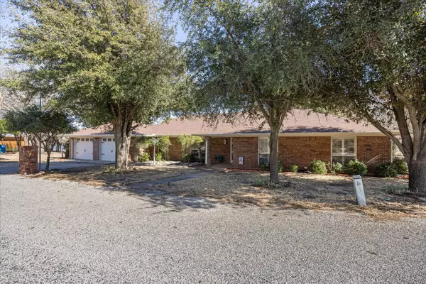 623 S Harbor CT, Granbury, TX 76048