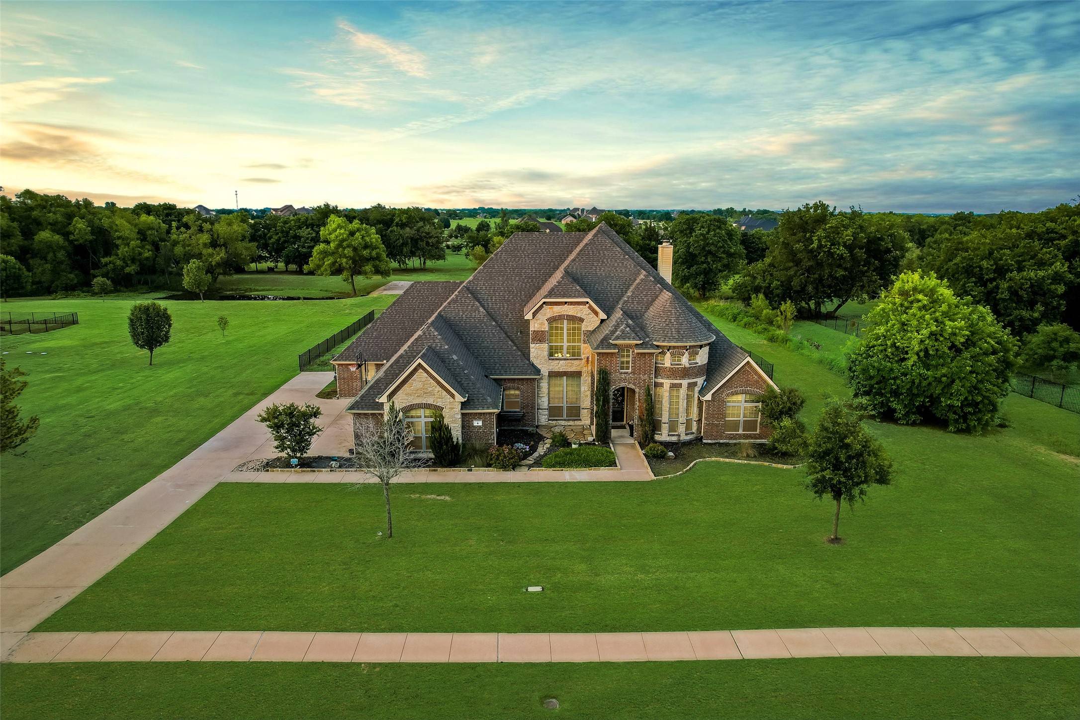 6 Chapel Hill LN, Mclendon Chisholm, TX 75032
