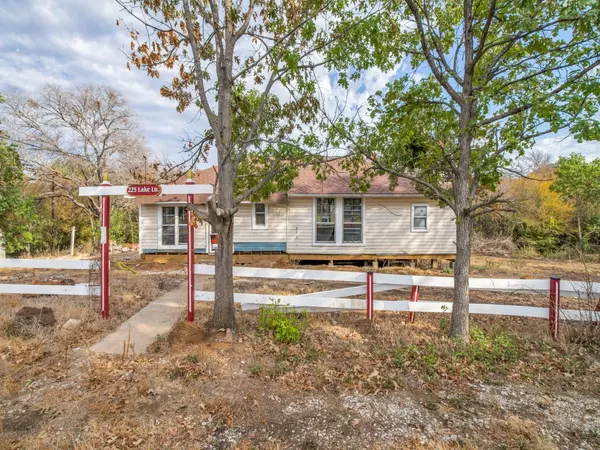 225 Lake DR,  Hickory Creek,  TX 75065