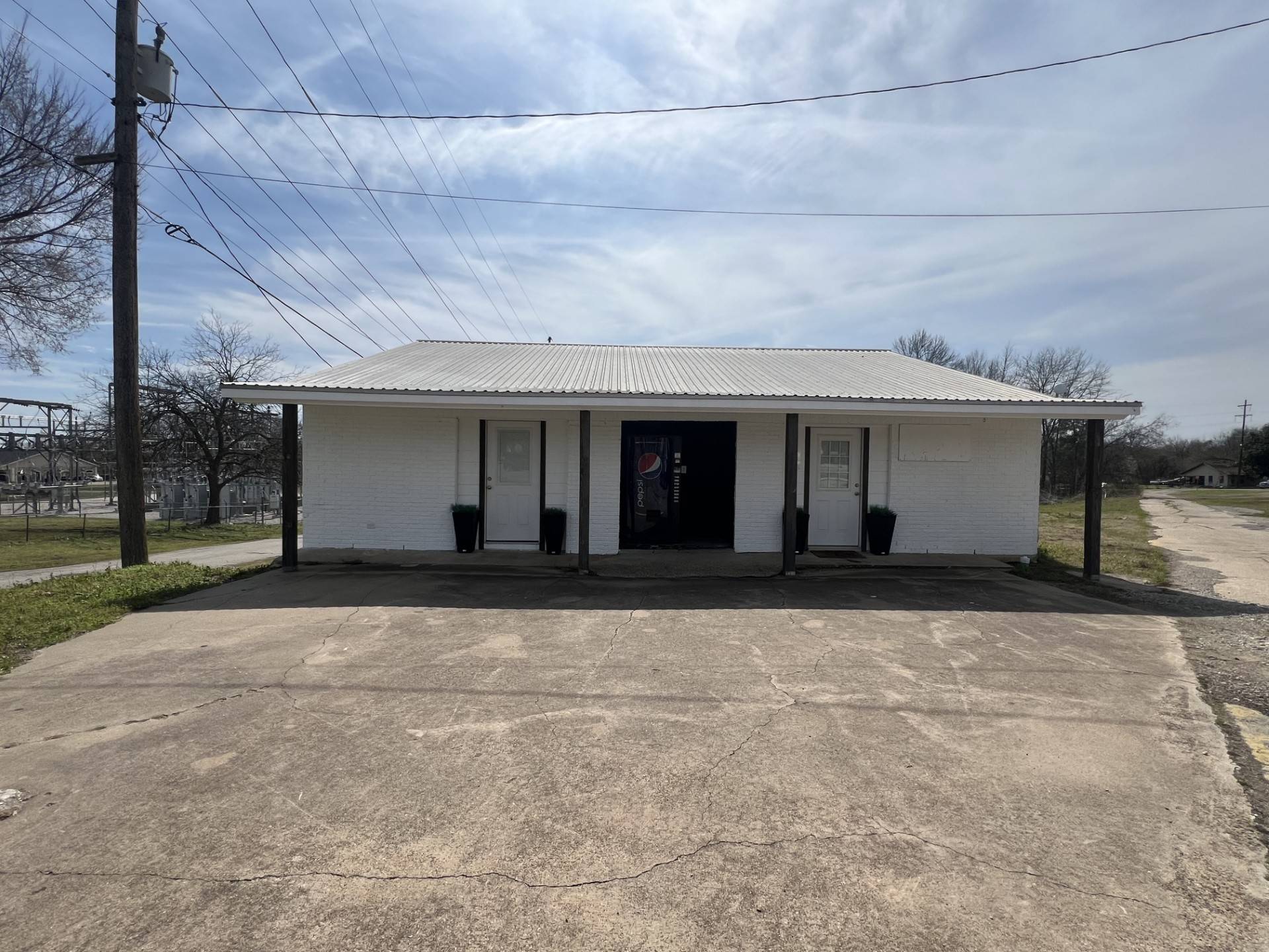 Grand Saline, TX 75140,501 W Garland ST