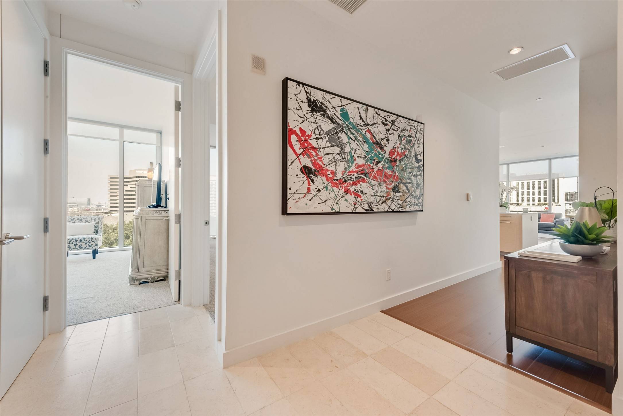 Dallas, TX 75201,2900 McKinnon ST #505