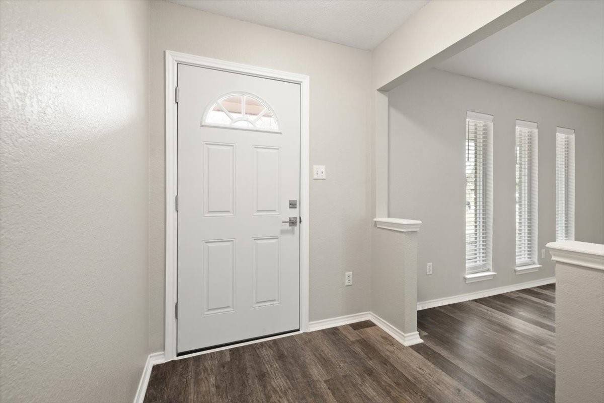 Hurst, TX 76053,212 Belmont ST