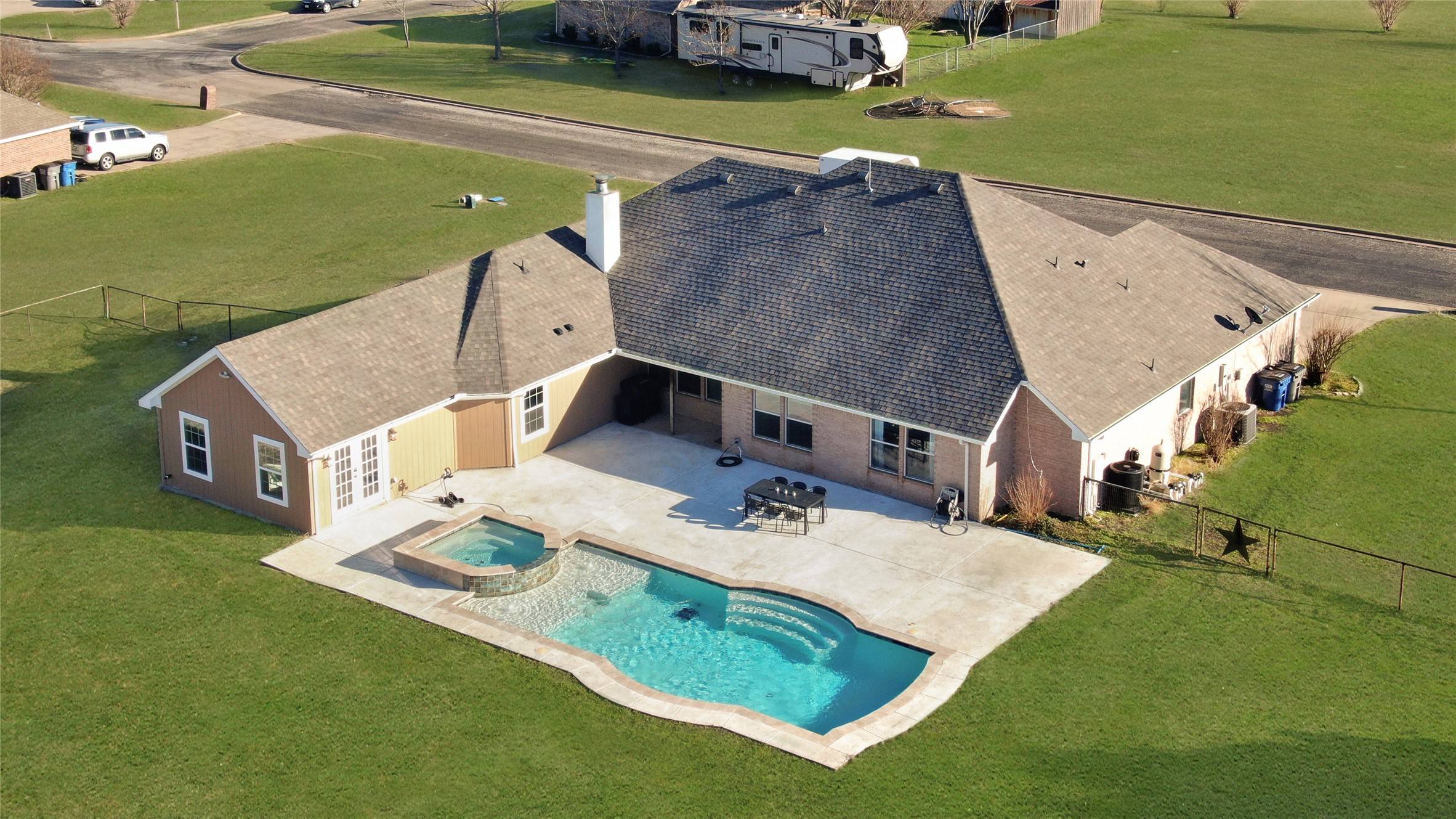 246 Shoreview DR, Lavon, TX 75166