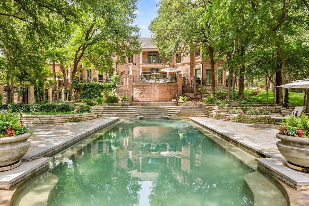 Southlake, TX 76092,900 Kingsbury WAY