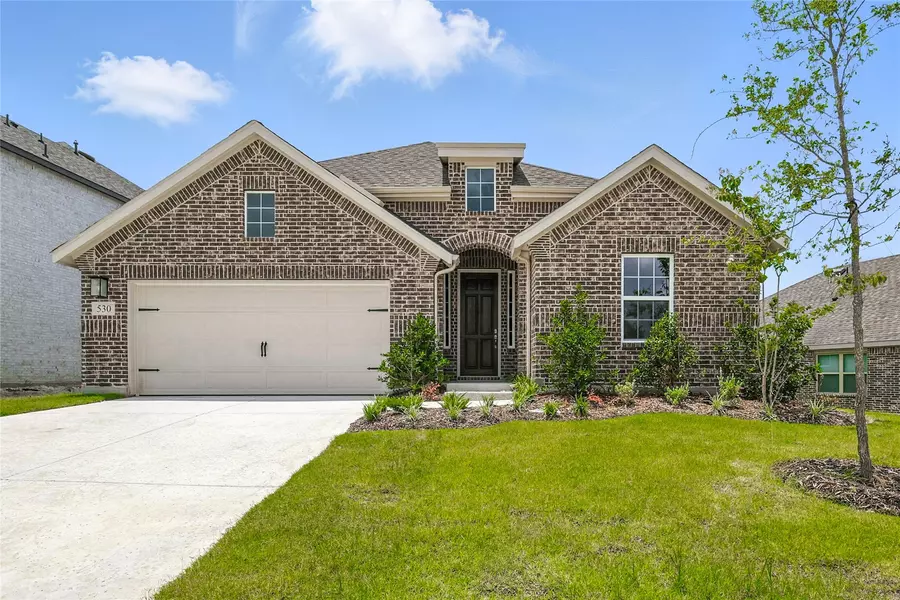 530 Red Barn DR, Van Alstyne, TX 75495