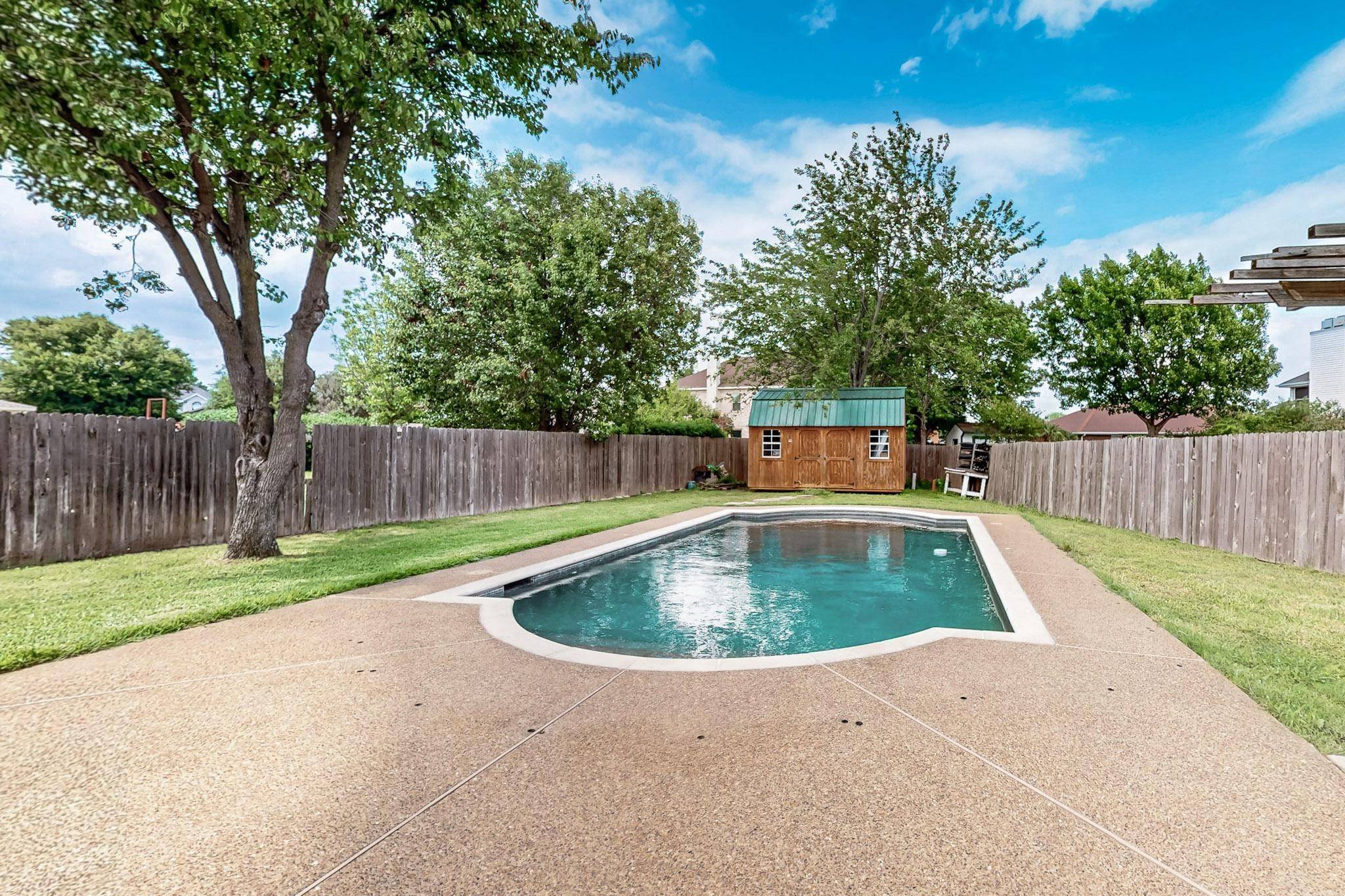 Arlington, TX 76018,211 Ember Glen DR