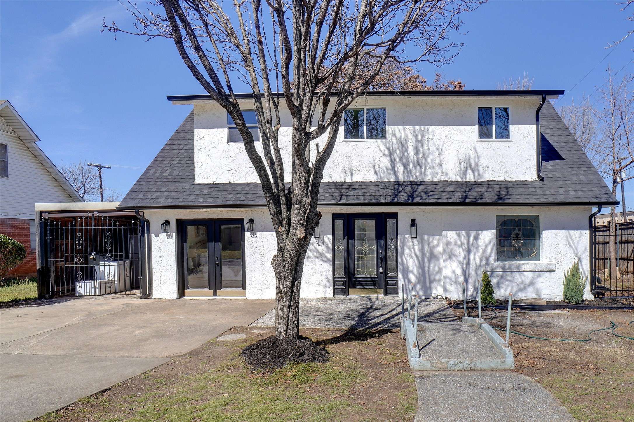 636 W Cedar ST, Hurst, TX 76053