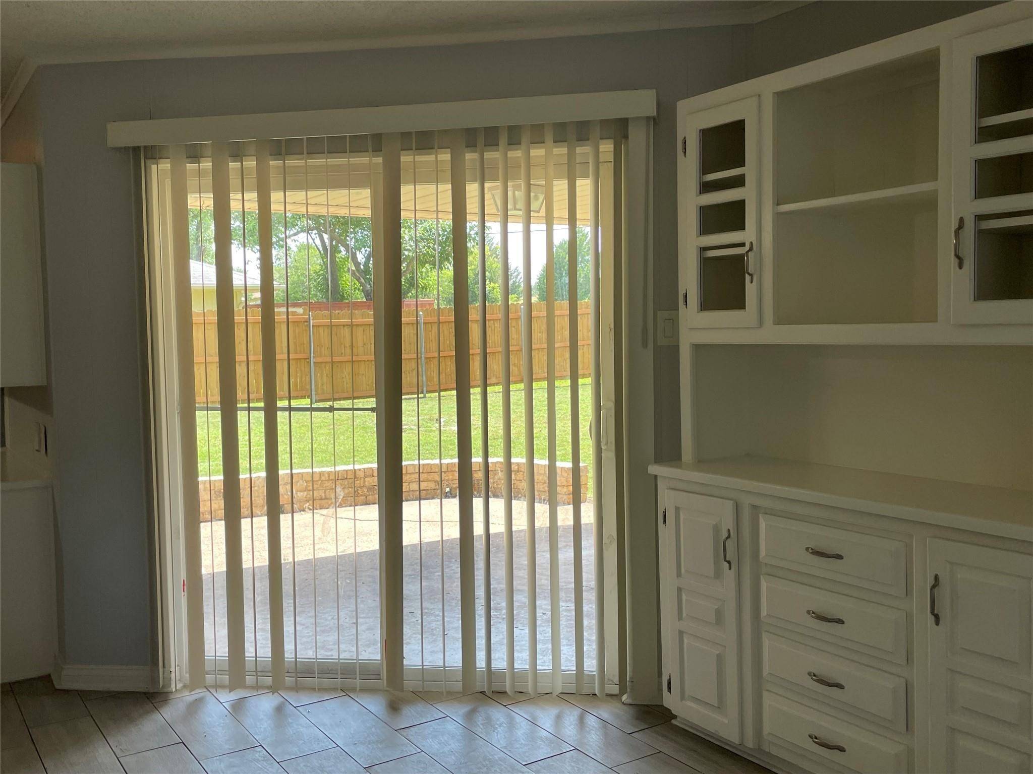 Desoto, TX 75115,403 Brookview DR