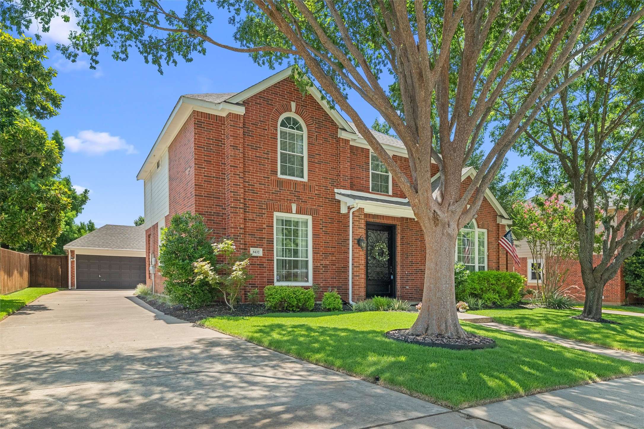 8432 Parkdale DR, North Richland Hills, TX 76182