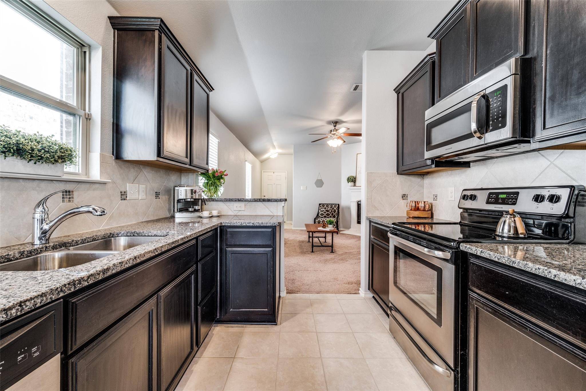 Aubrey, TX 76227,8829 Deadwood LN