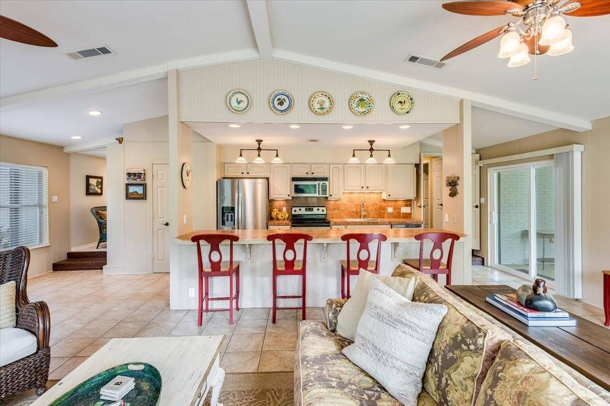 Trinidad, TX 75163,325 Beachside DR