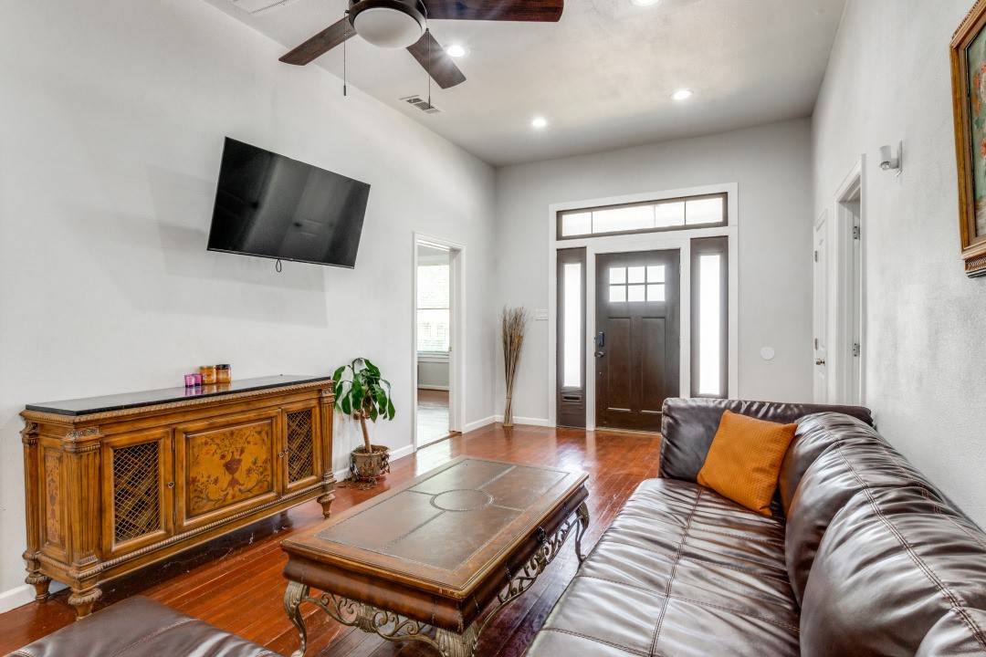 Dallas, TX 75203,516 E 6TH ST