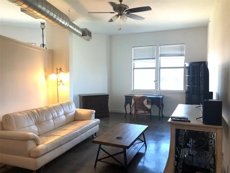201 W Lancaster AVE #420, Fort Worth, TX 76102