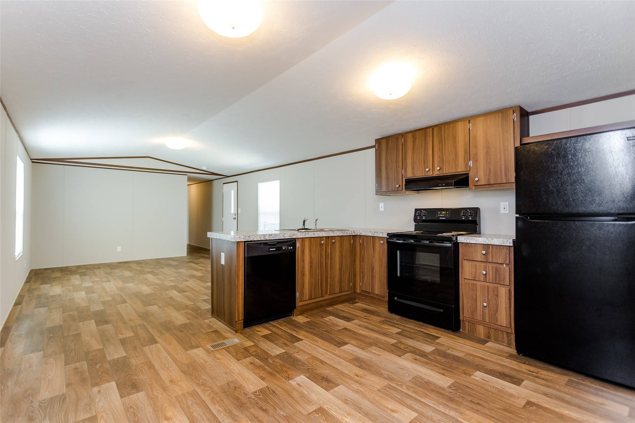 121 Coahoma ST, Mabank, TX 75156