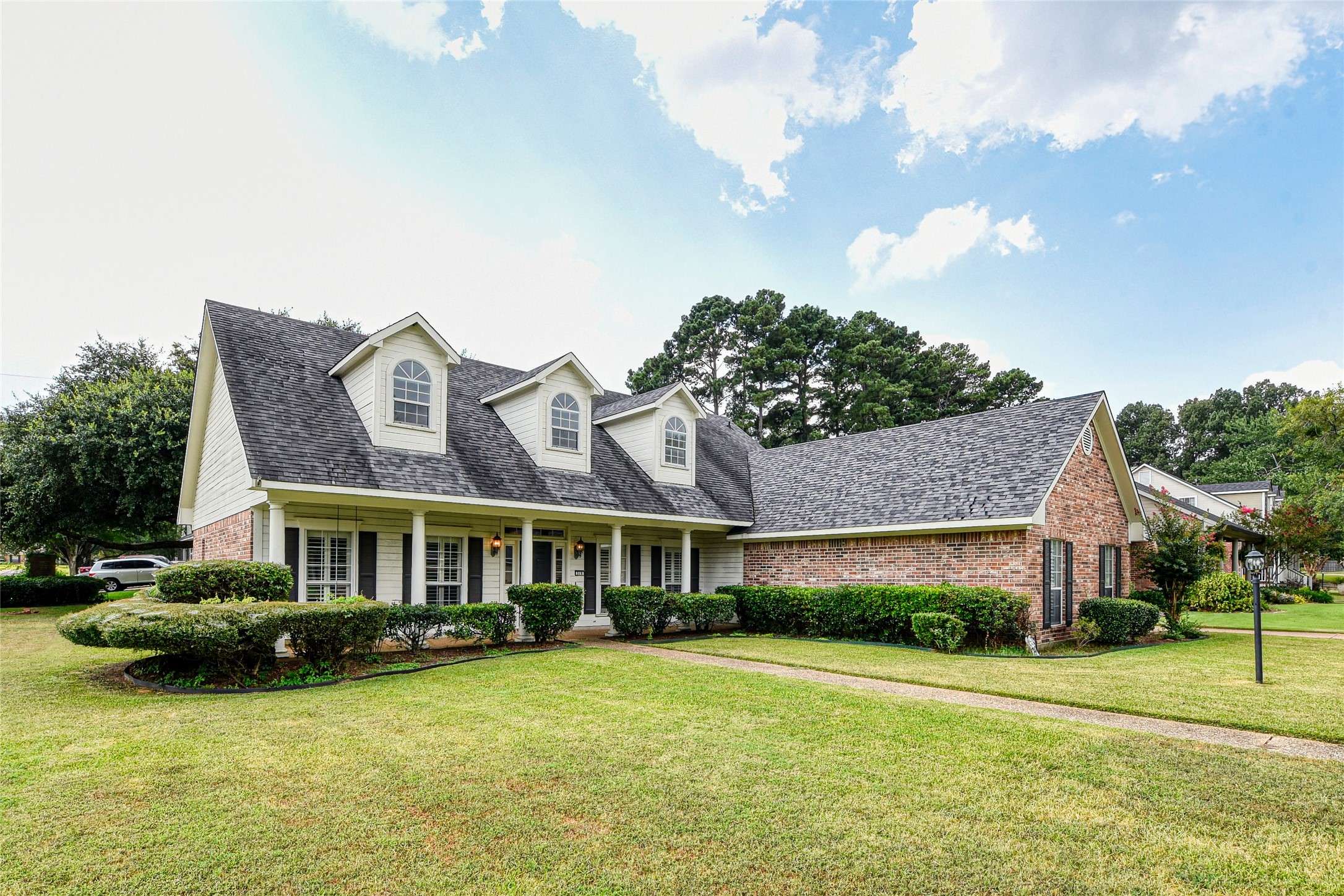 Shreveport, LA 71106,319 Buttonwood CIR