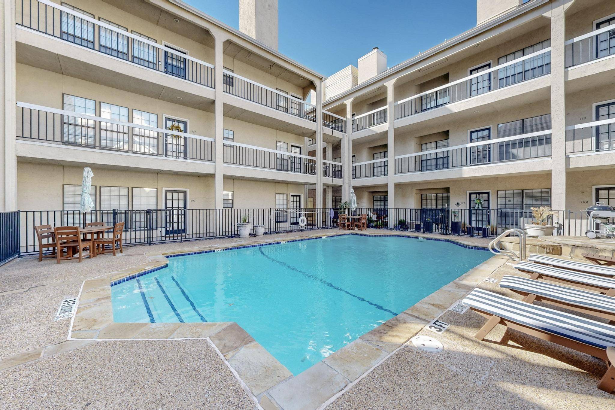 4800 W Lovers LN #407, Dallas, TX 75209