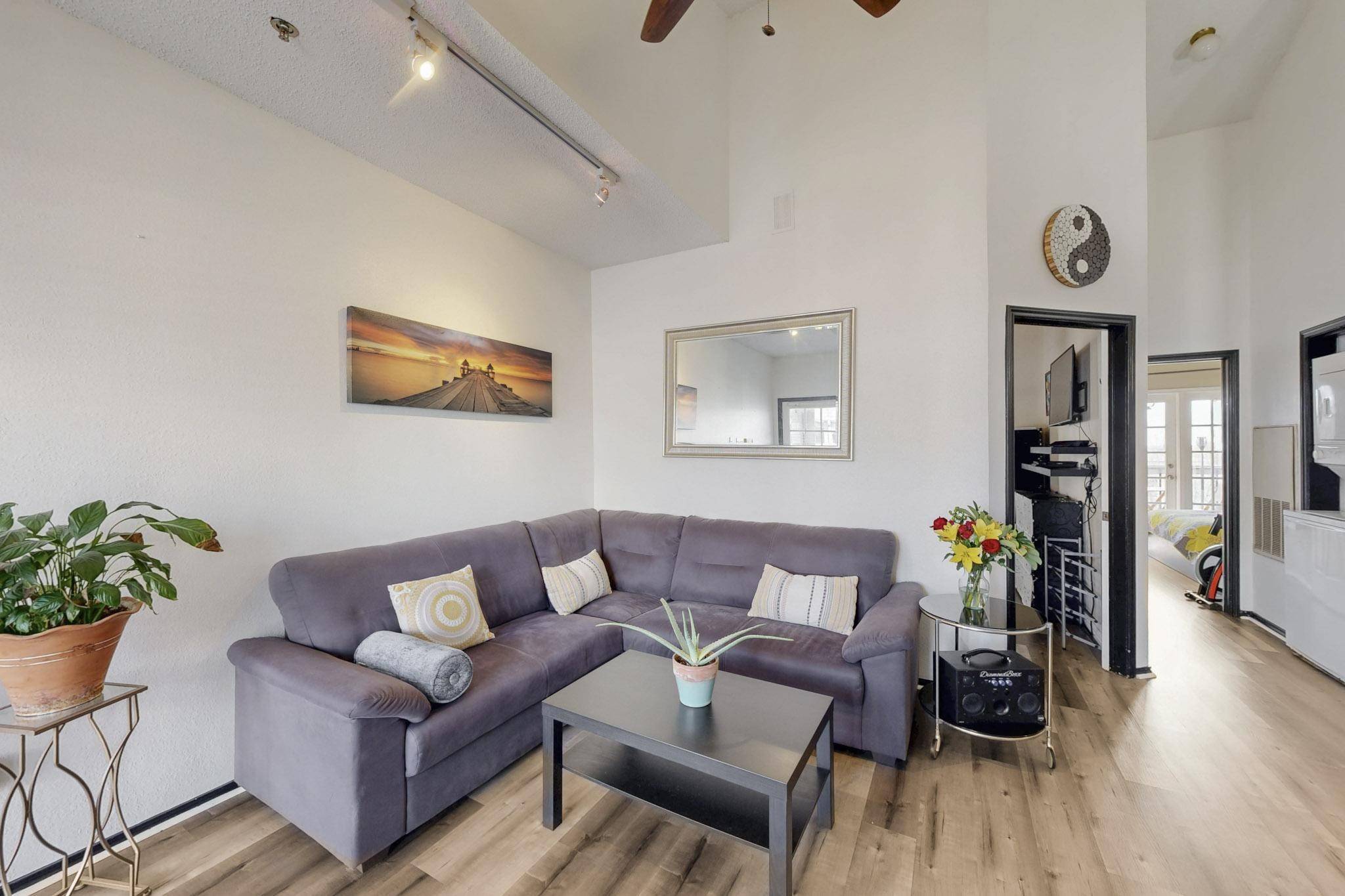 Dallas, TX 75209,4800 W Lovers LN #407
