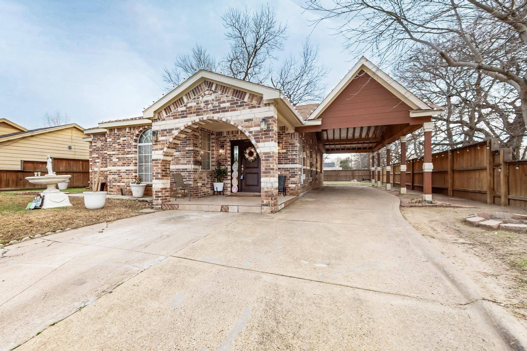 Dallas, TX 75217,8202 Marvel DR