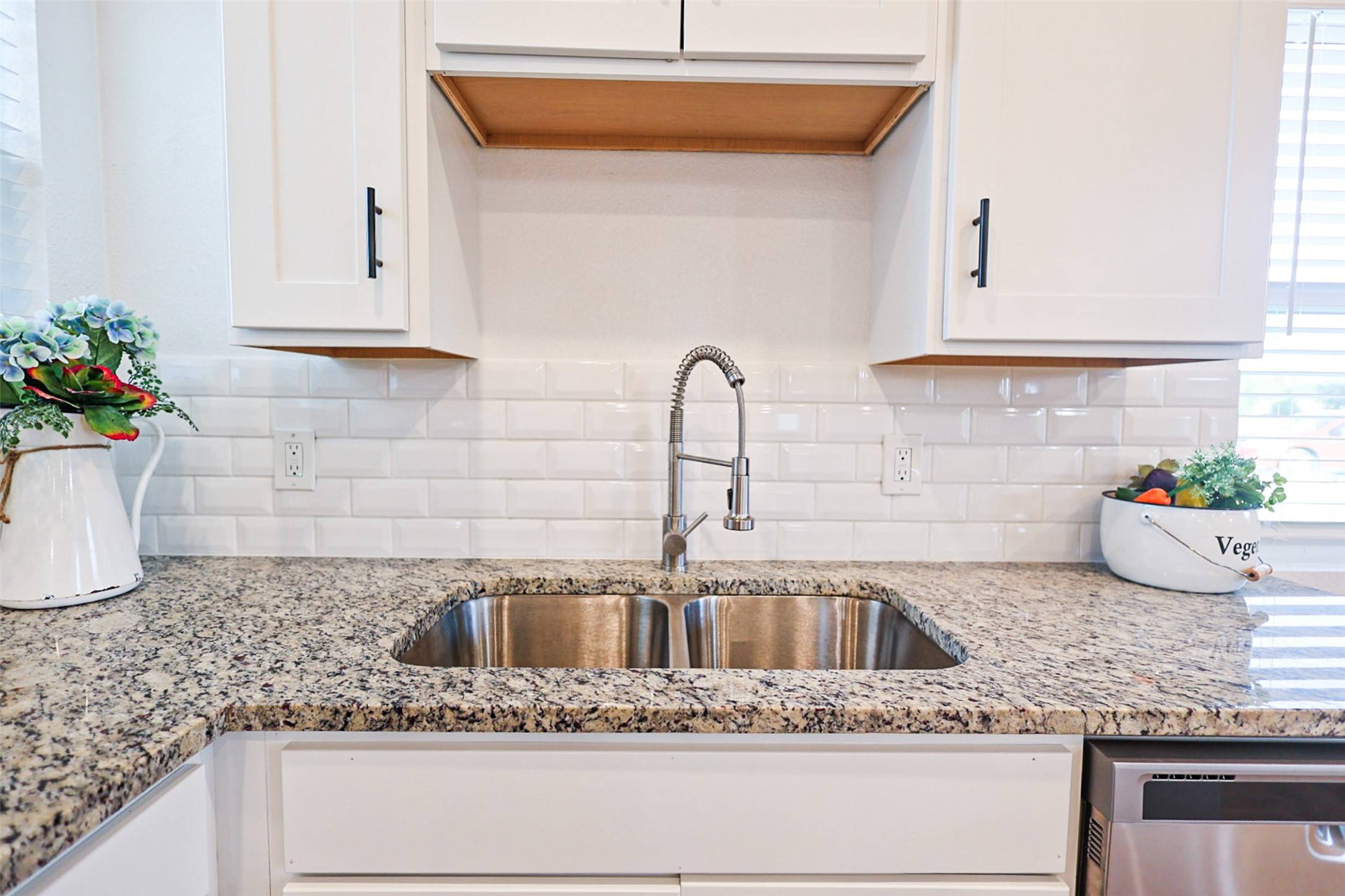 Kerens, TX 75144,308 NW 1st ST