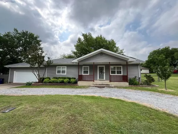 Van Alstyne, TX 75495,751 E Cooper ST