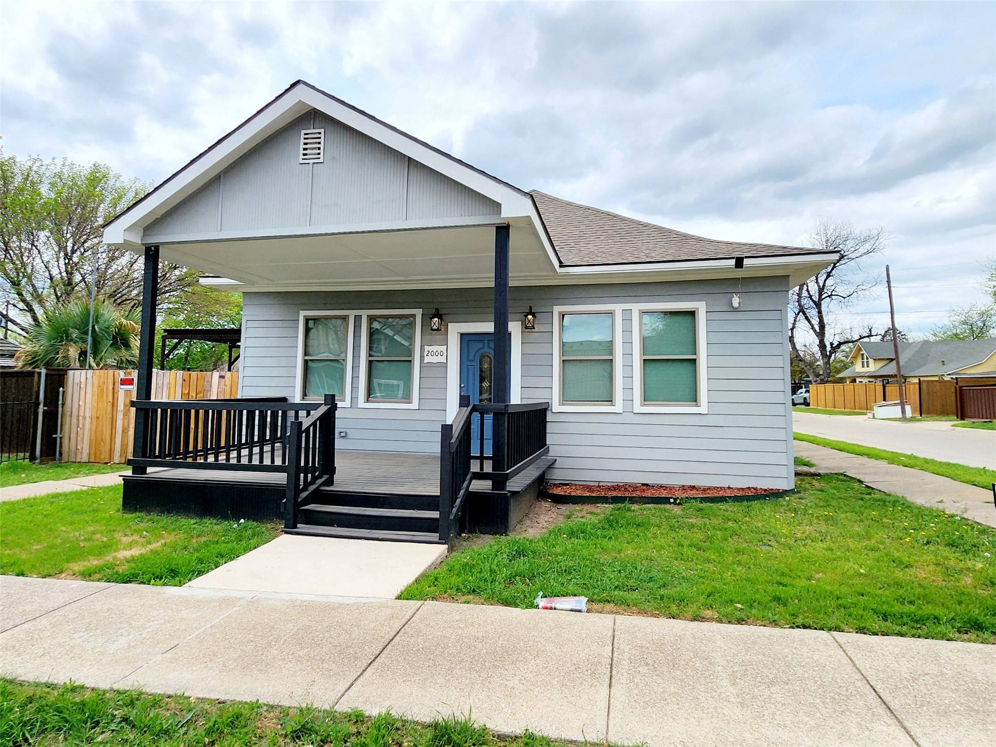 2000 May ST, Fort Worth, TX 76110