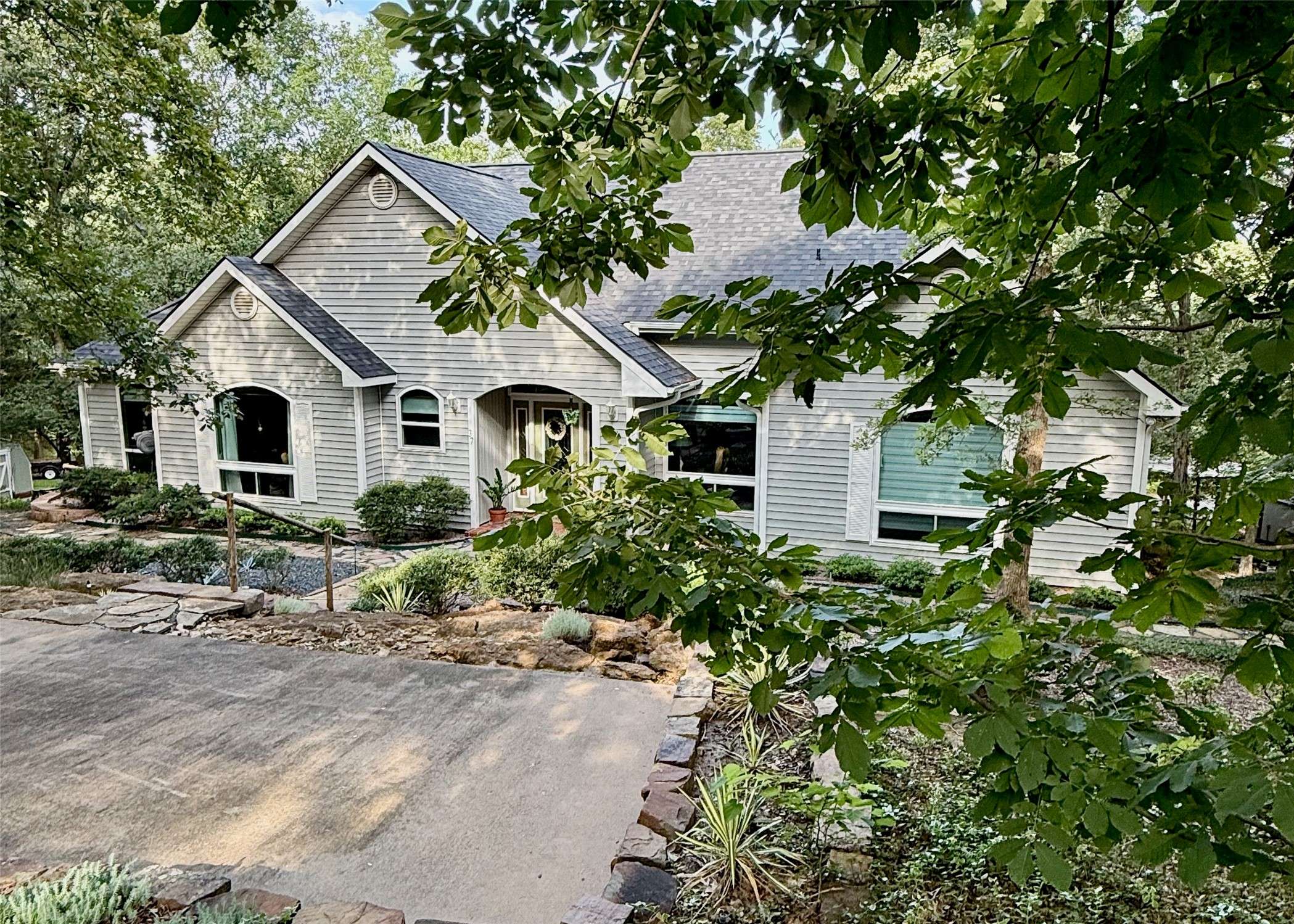 37 Bridlepath DR, Pottsboro, TX 75076