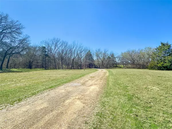 Grandview, TX 76050,315 Low Water RD