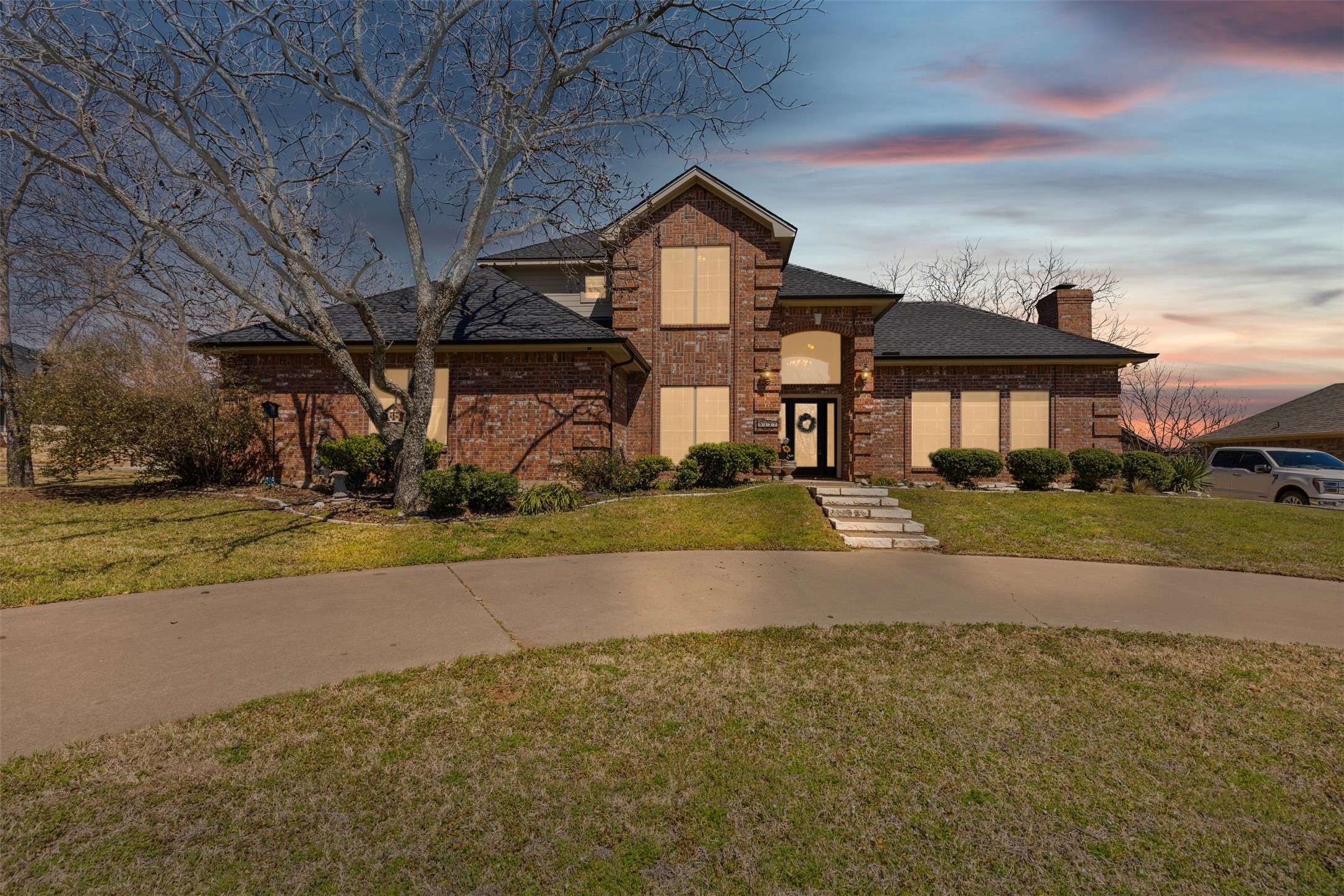 9127 Hanging Moss DR, Granbury, TX 76049
