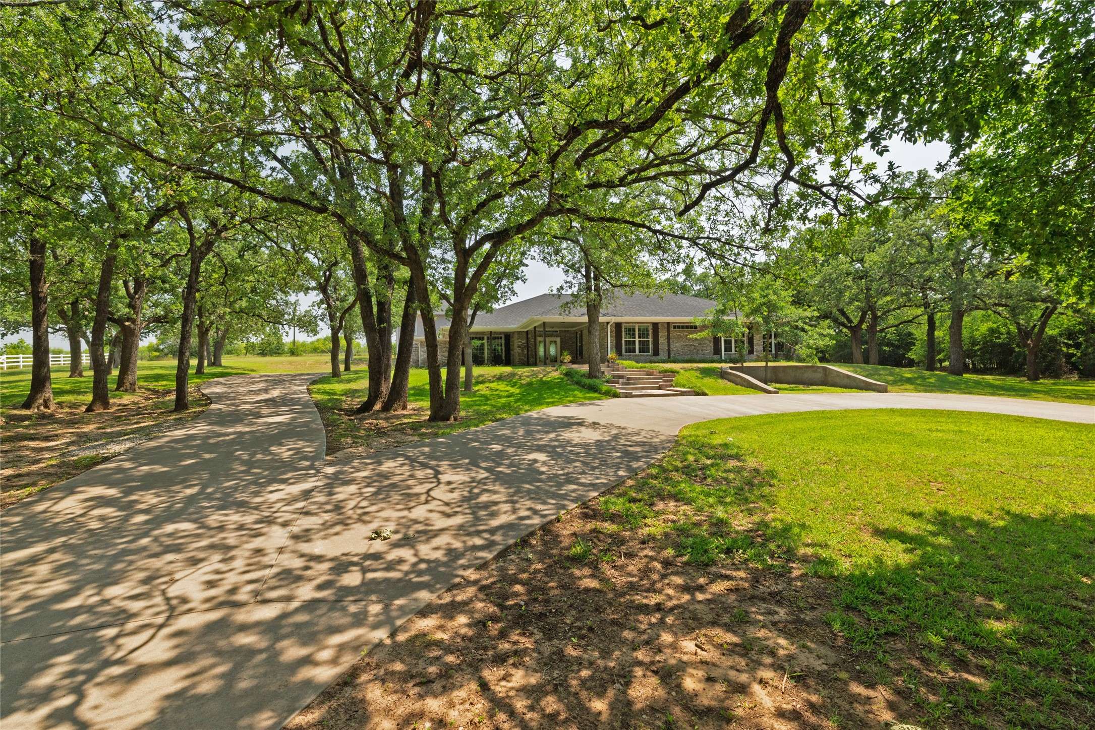 218 Fairview CT, Decatur, TX 76234