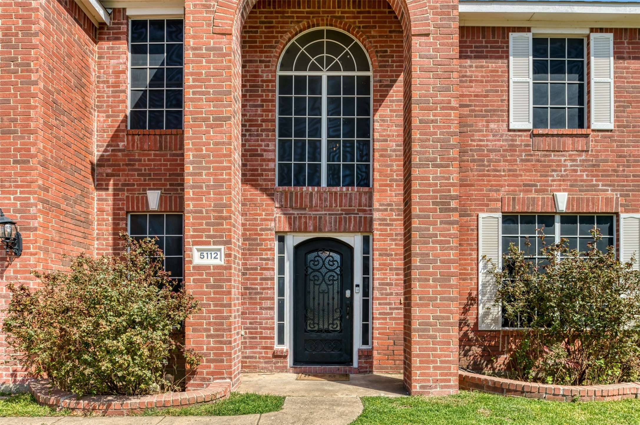 Grand Prairie, TX 75052,5112 Showdown LN