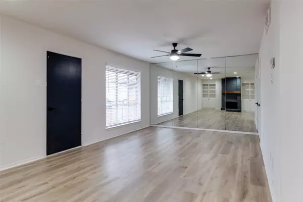 Dallas, TX 75230,10530 Stone Canyon RD #208