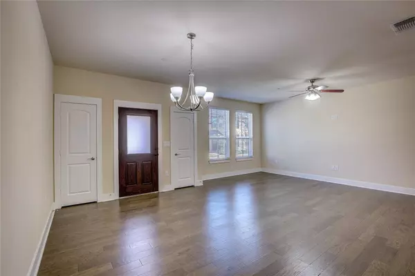 Lewisville, TX 75057,206 Belleville DR