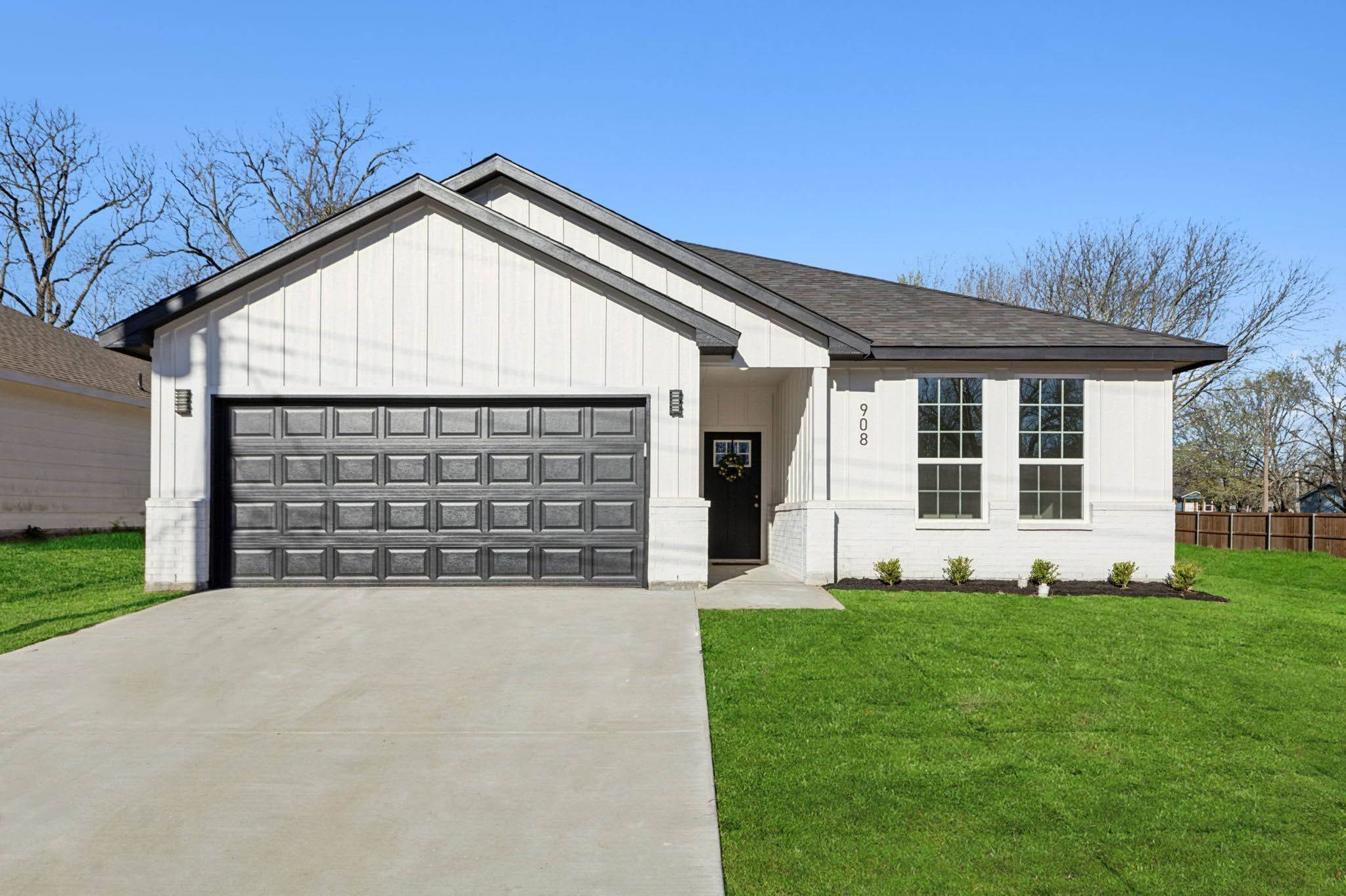 908 Edgar ST, Greenville, TX 75401