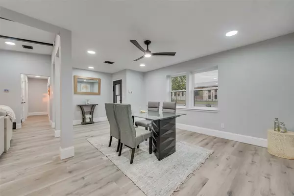 Dallas, TX 75229,3209 Royal LN