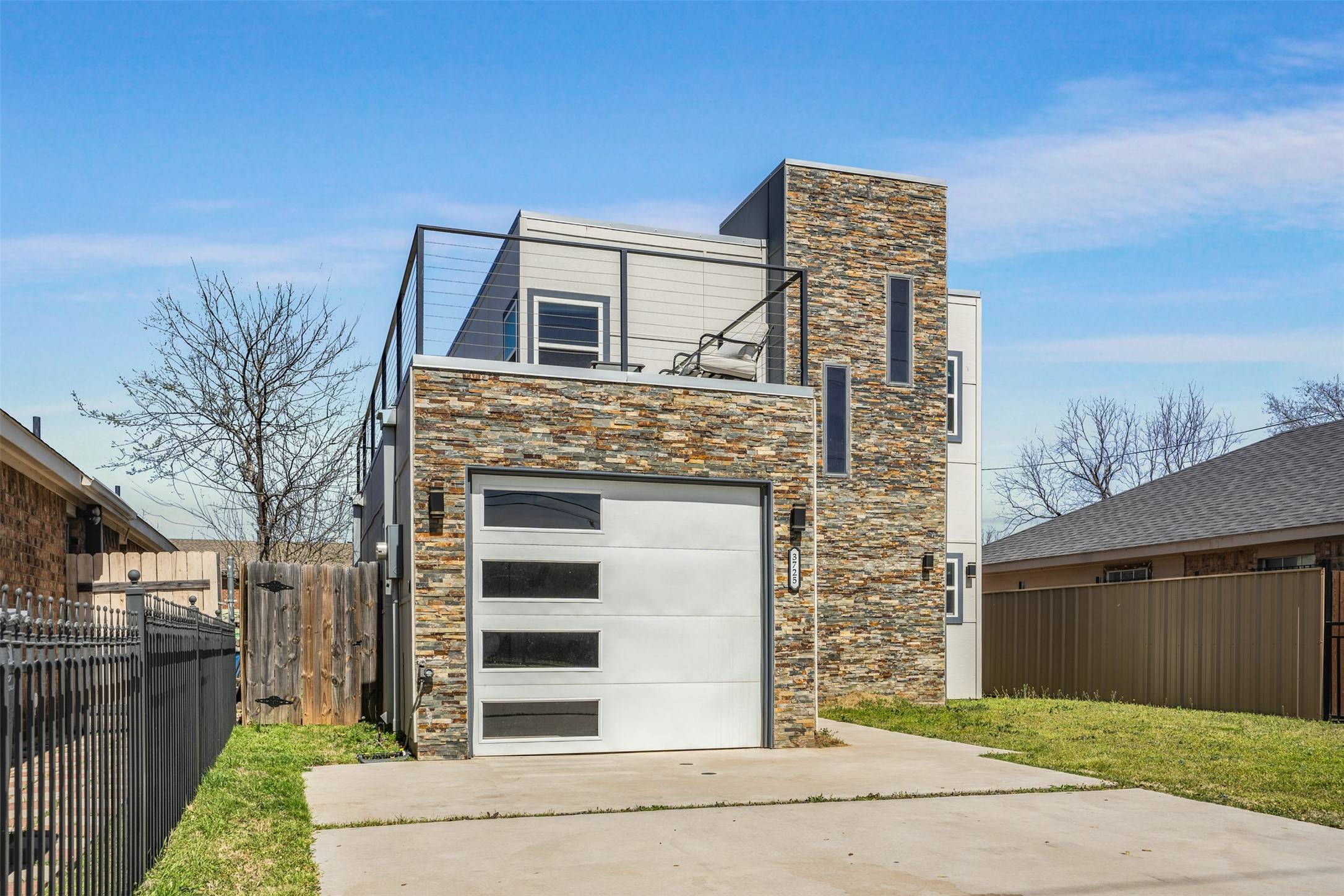 Dallas, TX 75212,3725 Toronto ST