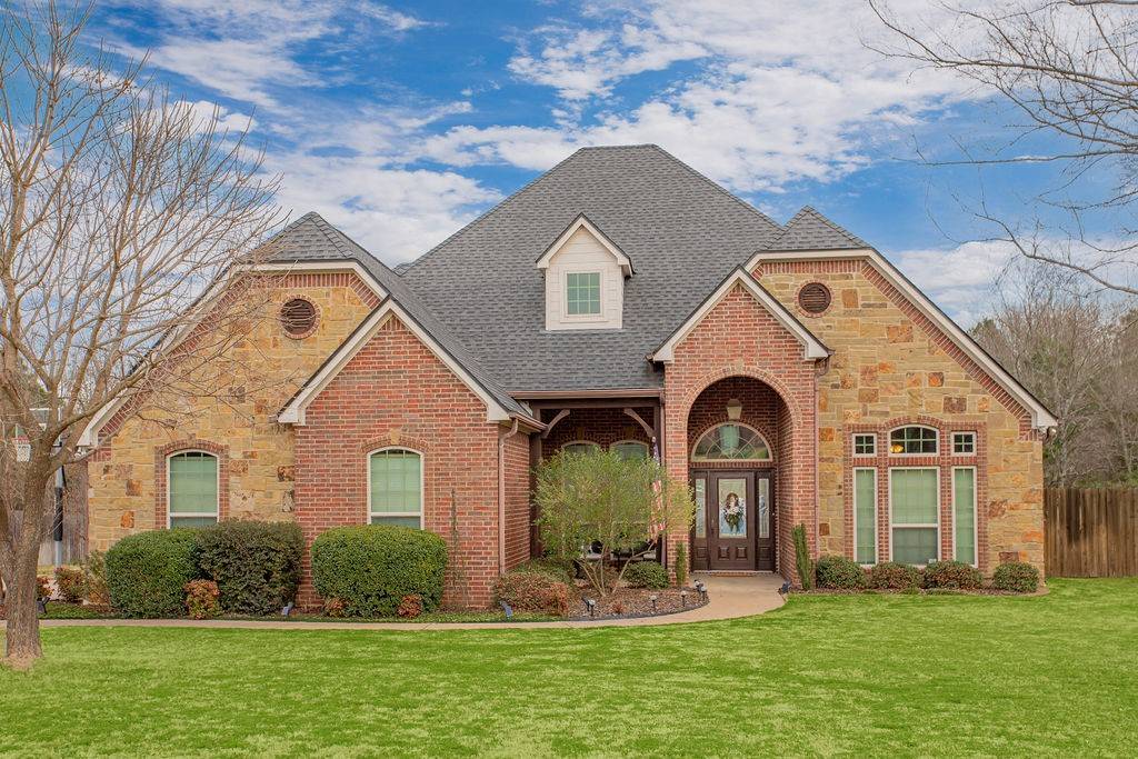 253 Heritage CT, Lindale, TX 75771