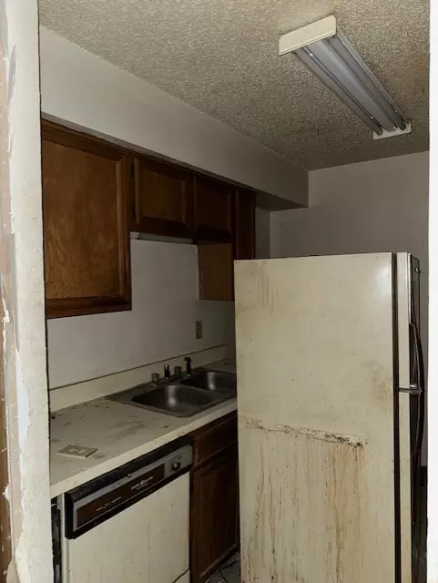 Dallas, TX 75243,9696 Walnut ST #1412