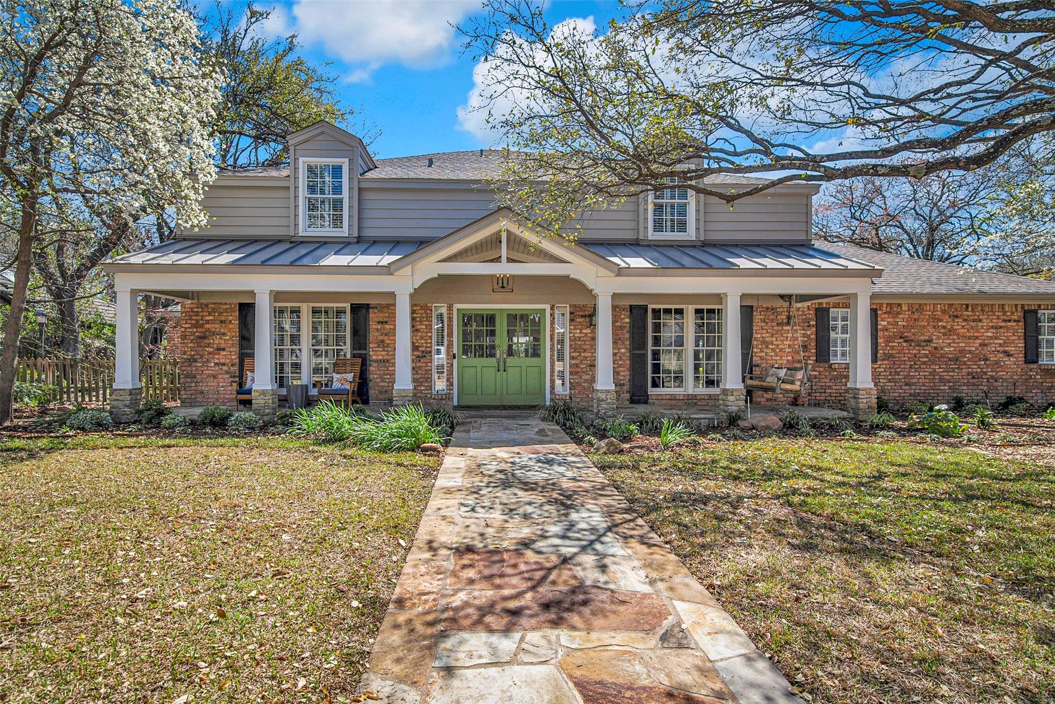 9702 Trail Hill DR, Dallas, TX 75238