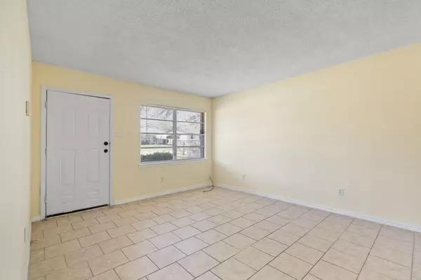 Dallas, TX 75232,7918 Racine DR