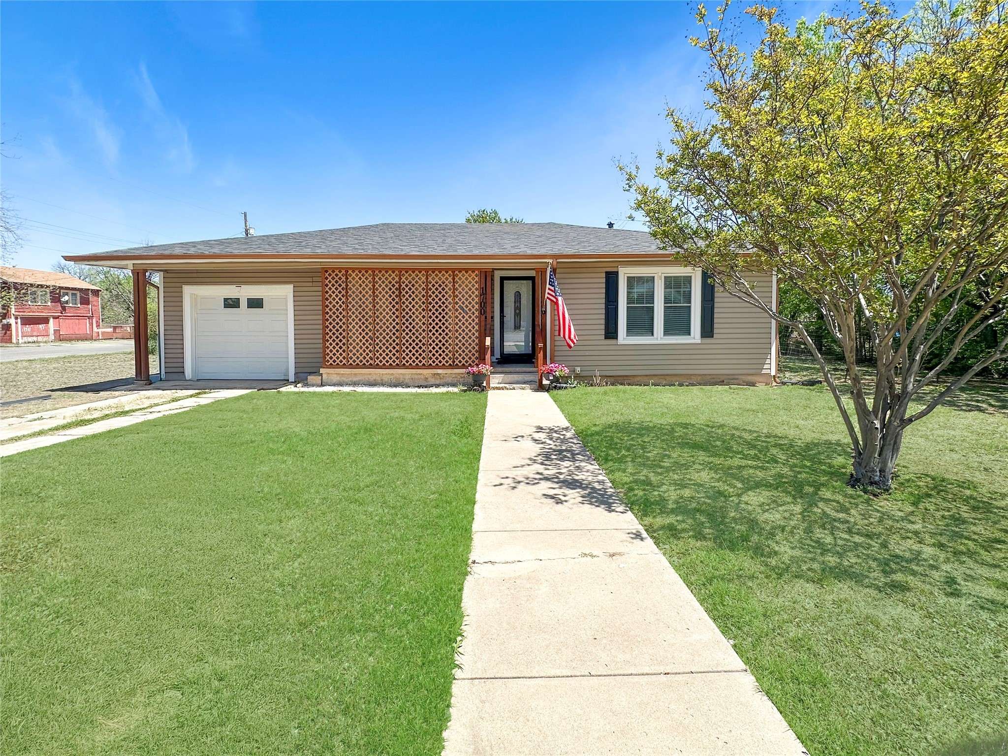 1700 4th ST, Brownwood, TX 76801