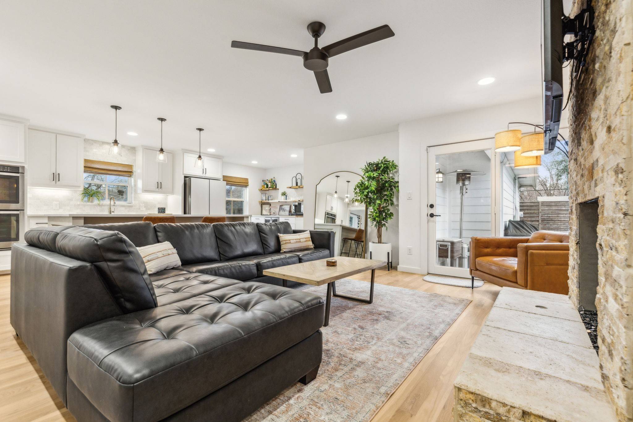 Dallas, TX 75238,9979 Edgecliff DR